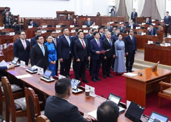 Н.Учралын Засгийн газар: Найман сайд улирч, 11 сайдыг шинээр томиллоо