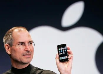“Apple” компанийг үүсгэн байгуулсны 50 жилийн ой тохиож байна