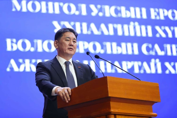 Ерөнхийлөгч У.Хүрэлсүх: Багш нар ёс суртахууны ноён оргил байх учиртай
