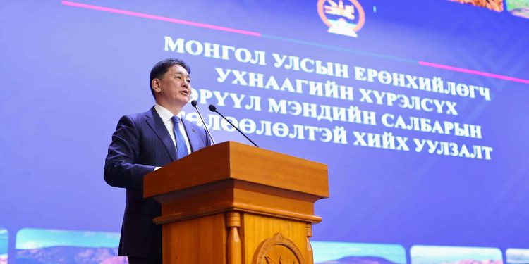 Ерөнхийлөгч У.Хүрэлсүх эрүүл мэндийн салбарынханд талархал илэрхийллээ
