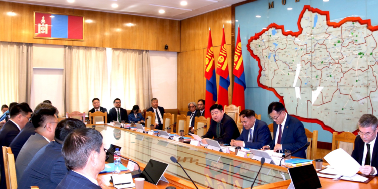 2030 он гэхэд цэвэр эрчим хүчний эх үүсвэрт шилжих зорилттой ажиллаж байна