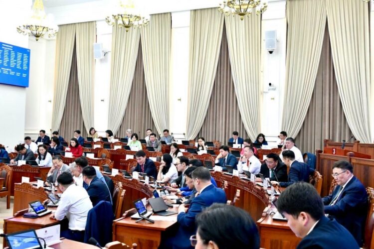 Эдийн засгийн эрх чөлөөний тухай анхны хууль хүчин төгөлдөр болохоор боллоо