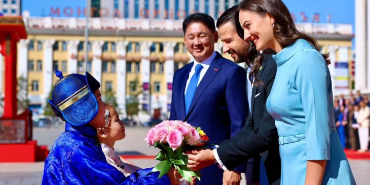 Ерөнхийлөгч У.Хүрэлсүх Монтенегро Улсын Ерөнхийлөгч Яков Милатовичийг Д.Сүхбаатарын талбайд албан ёсоор угтаж авлаа