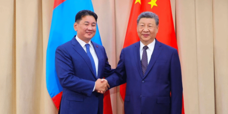 Монгол Улсын Ерөнхийлөгч У.Хүрэлсүх БНХАУ-ын дарга Ши Жиньпинтэй уулзлаа